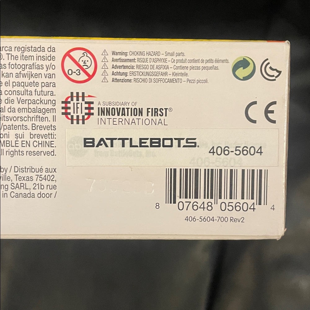 VEX Robotics BattleBots Minotaur Building Set - Black and Yellow - Picture 6 of 6
